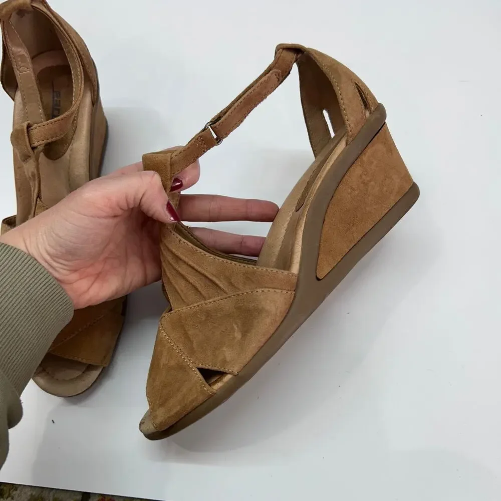 Earth Shoes Leather Wedge Sandal 10D 10 WIDE Tan Brown Ankle Strap Platform